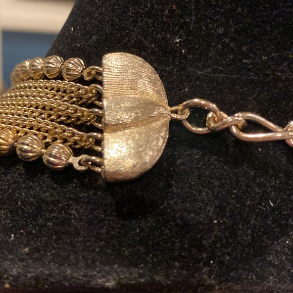 8 Strand All Metal Brushed Gold Bow Necklace. Great For Christmas Dress Ups - Picture 6 of 10